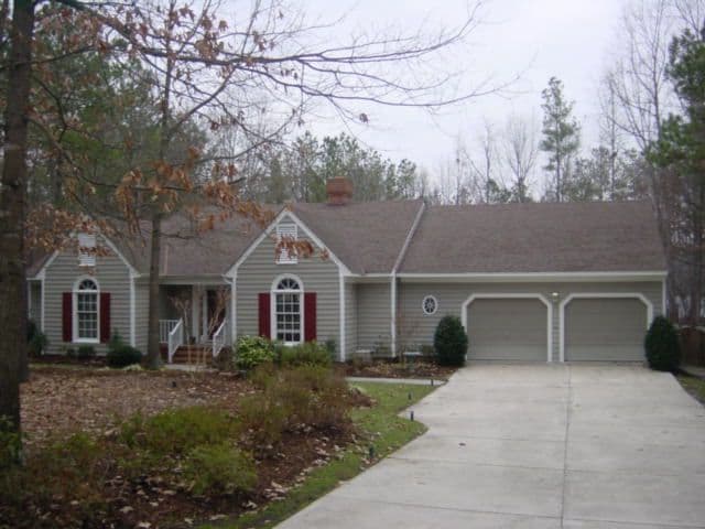 Enhancing Home Value with Vinyl Beaded Siding and Windows image